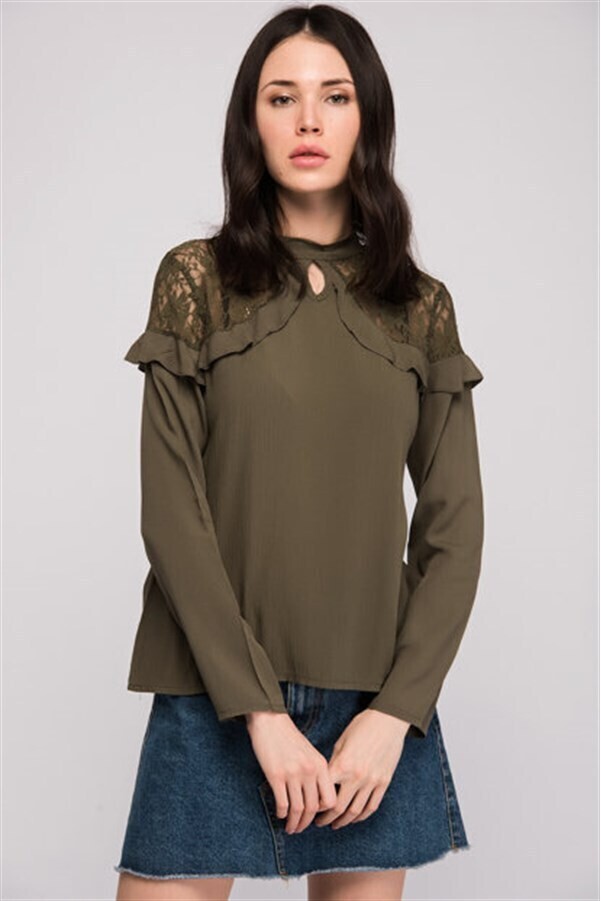 8139329 Şile Bezi Omuzları Dantelli Tül Fırfırlı Bluz HAKI