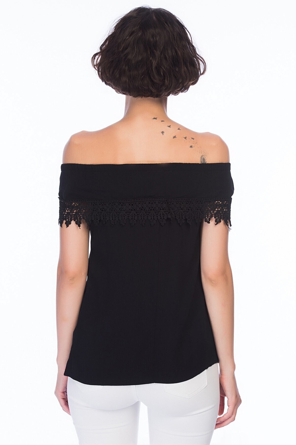 8259457 Şile Bezi Madonna Yaka Güpürlü Bluz SIYAH