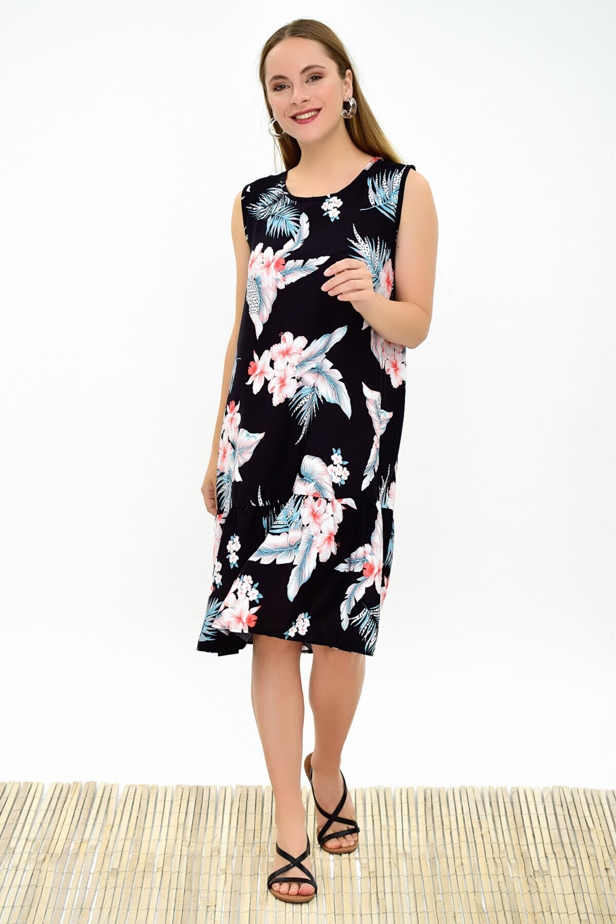 9323232 Dok.Viskon Desenli Eteği Fırfır Kolsuz Elbise SIYAH ÇIÇEKLER