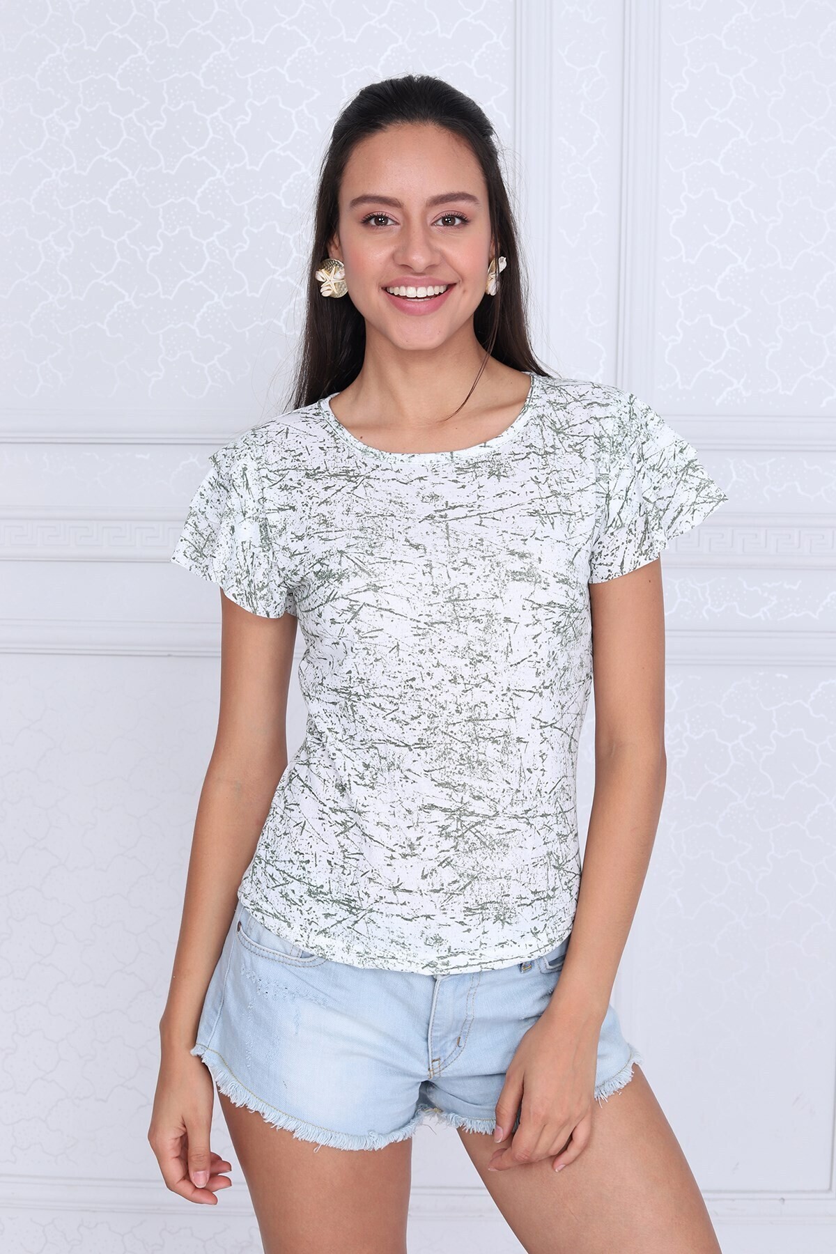 9333335 Süprem Desenli Katkat Fırfırlı Kısa Kol Bluz HAKI