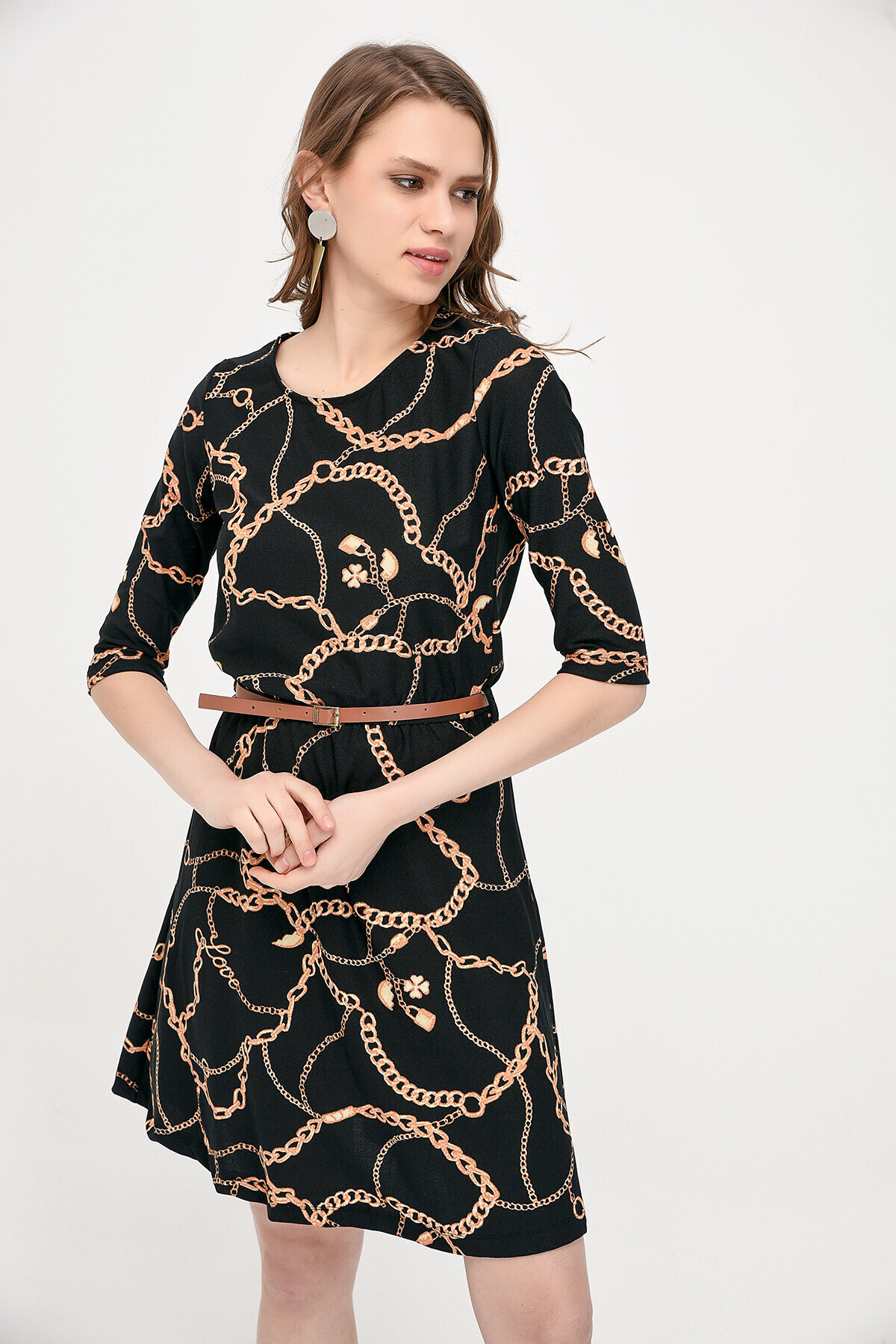 9041087 Krep Beli Lastikli Kemerli Kapri Kol Elbise SIYAH Z.HARDAL ZINCIR DESEN