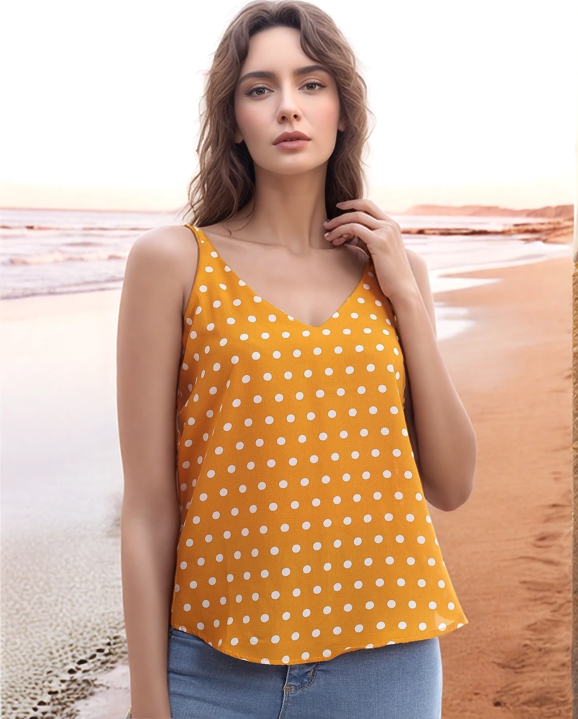 20333453 Kobe Puantiye Desenli İp Askılı Bluz HARDAL