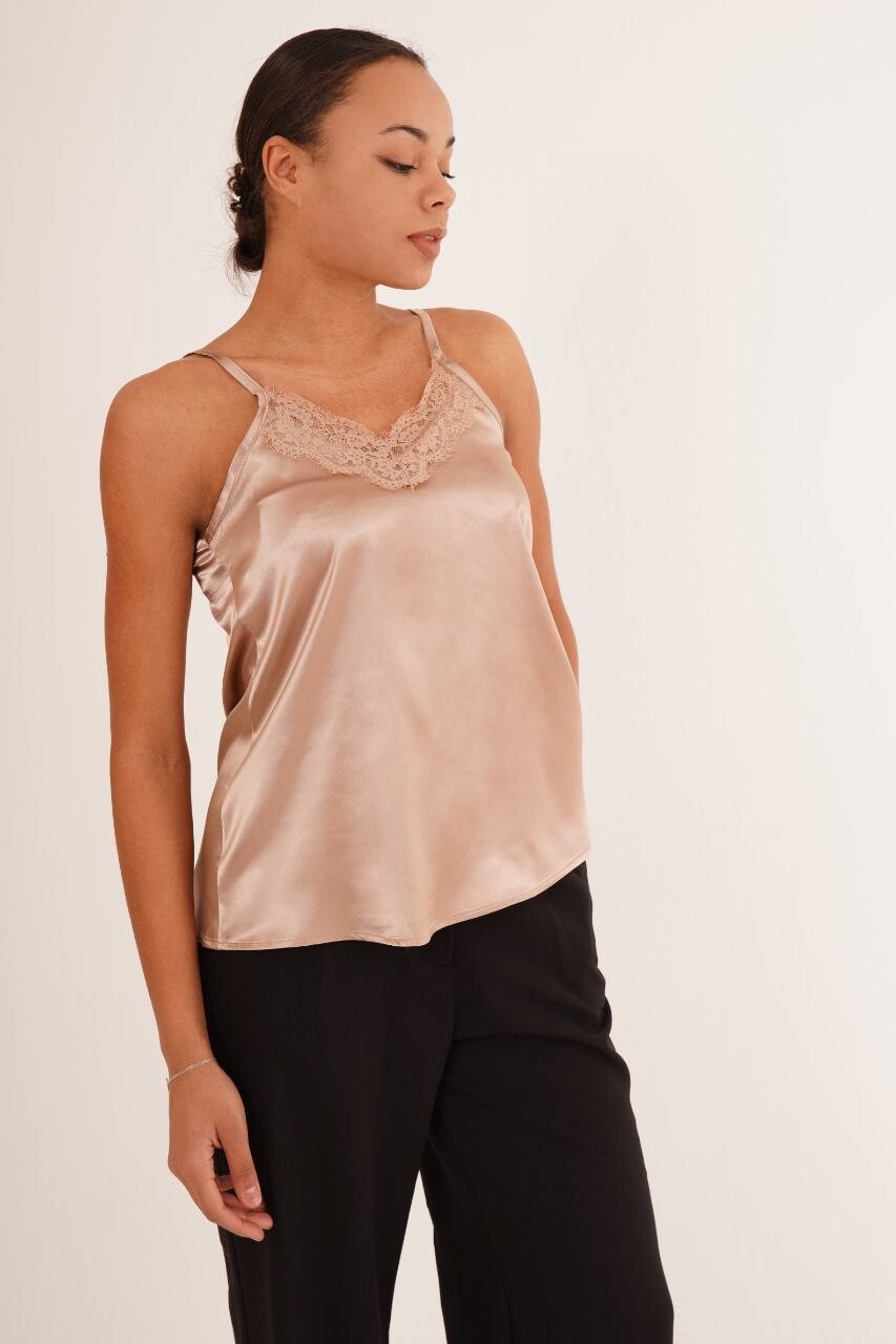 23134061 Saten Göğüs Dantel Detaylı Kolsuz Bluz VIZON