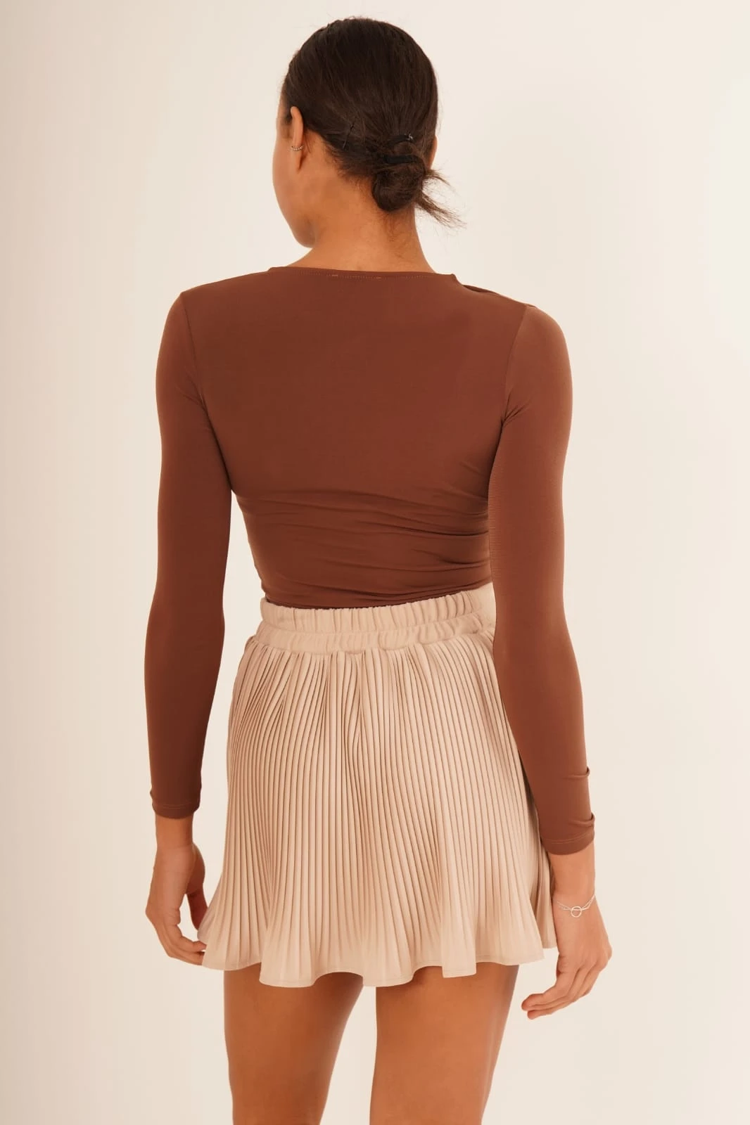 23254220 Sandy Tek Omuzu Tokalı Uz.Kol Bluz KAHVE