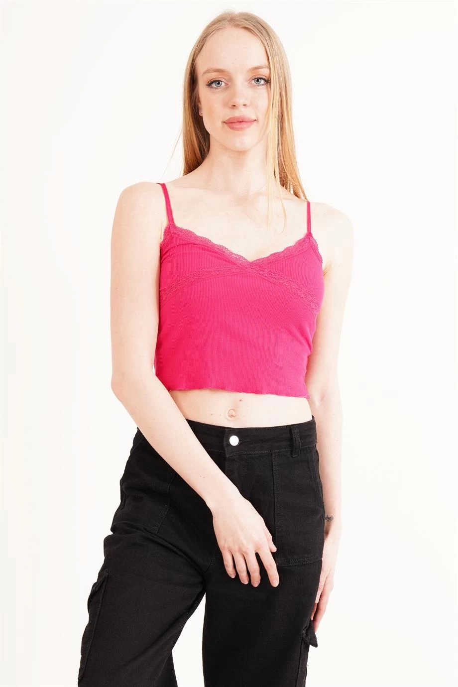 23254275 Kaşkorse İp Askılı Dantelli Crop Bluz FUSYA