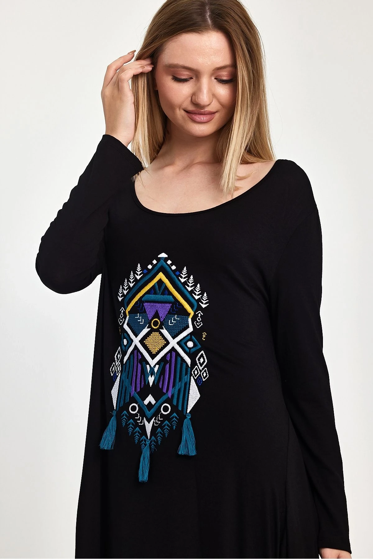 VP1006 Uzun Kol Nakış Detaylı Cepli Viskon Elbise SIYAH