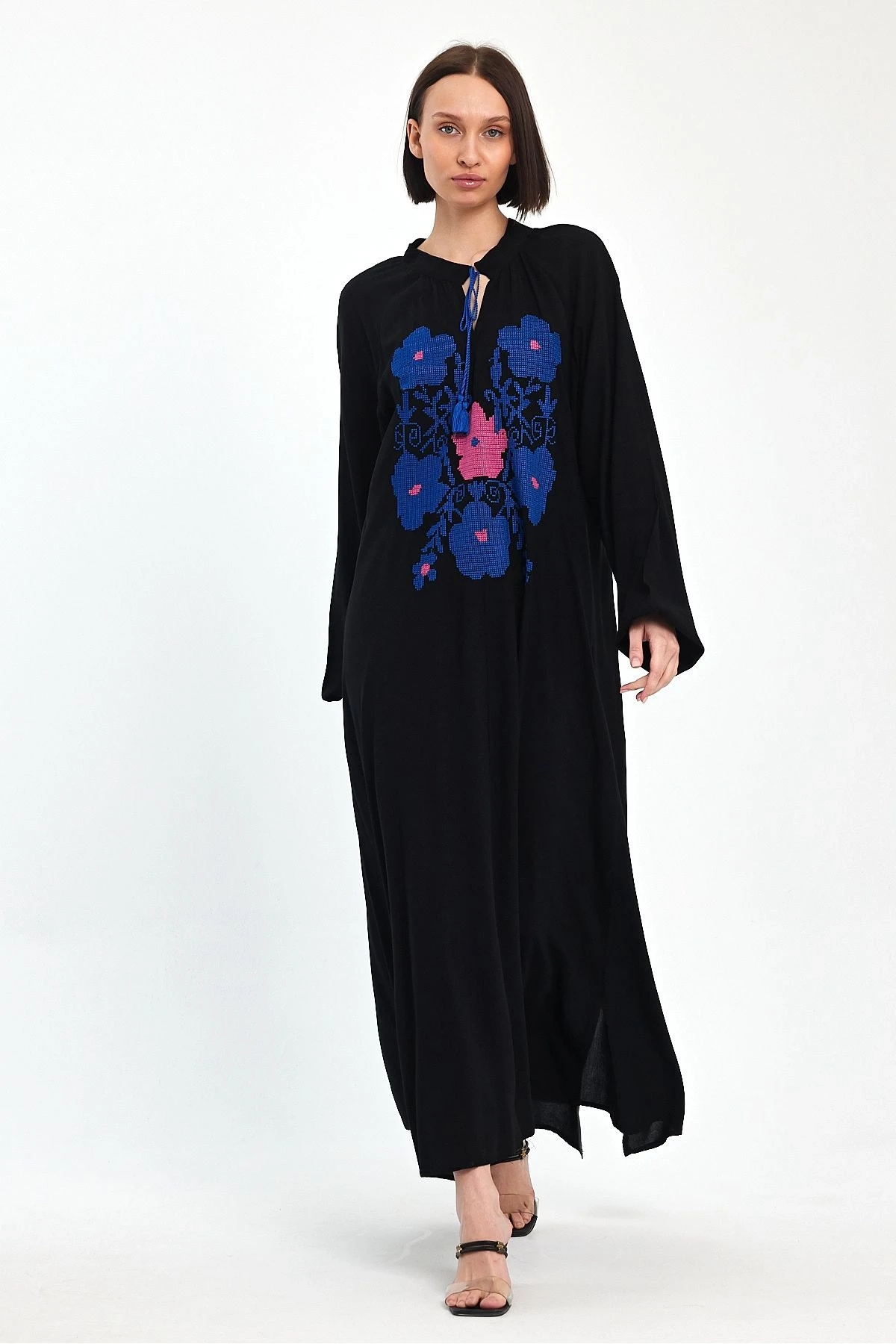 VP1036 Yaka Bağcıklı Çiçek Nakış Dty Balon Kol Uzun Elbise SIYAH