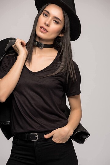 7050466 V  Yaka Boyfriend T-Shirt SIYAH