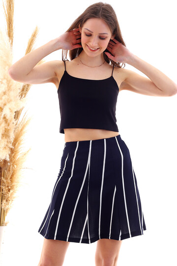 200713174 Örme Krep Desenli Parçalı Kısa Etek SIYAH-BEYAZ BOYUNA ÇIZGILI