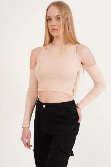 23254280 Kaşkorse Omuzları Açık Uz.Kol Bluz TAS