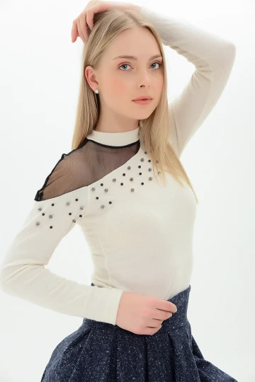 9100986 Yumoş Tek Omuzu Tül İncili Bluz BEJ