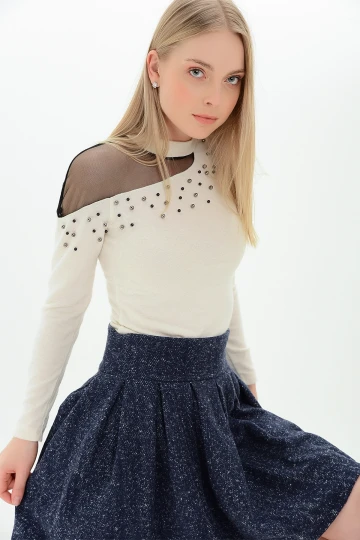 9100986 Yumoş Tek Omuzu Tül İncili Bluz BEJ